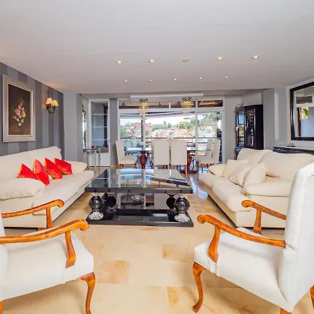 Cubo's Gibralfaro Townhouse Holiday home