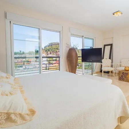 Cubo's Gibralfaro Townhouse