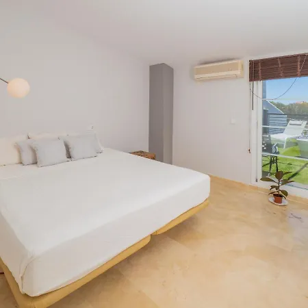 Cubo's Gibralfaro Townhouse *
