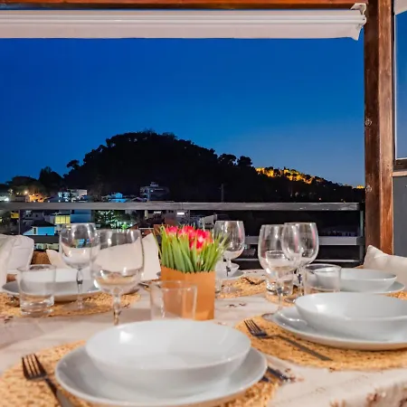 Cubo's Gibralfaro Townhouse Holiday home *