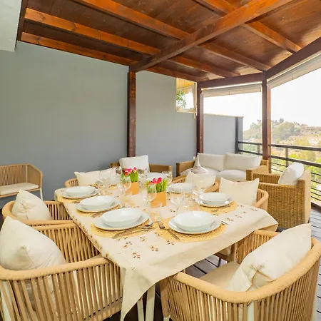 Cubo's Gibralfaro Townhouse